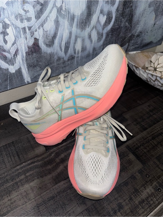 Asics Shoes - ASICS Women's Gel-Kayano WOMENS SZ 6
